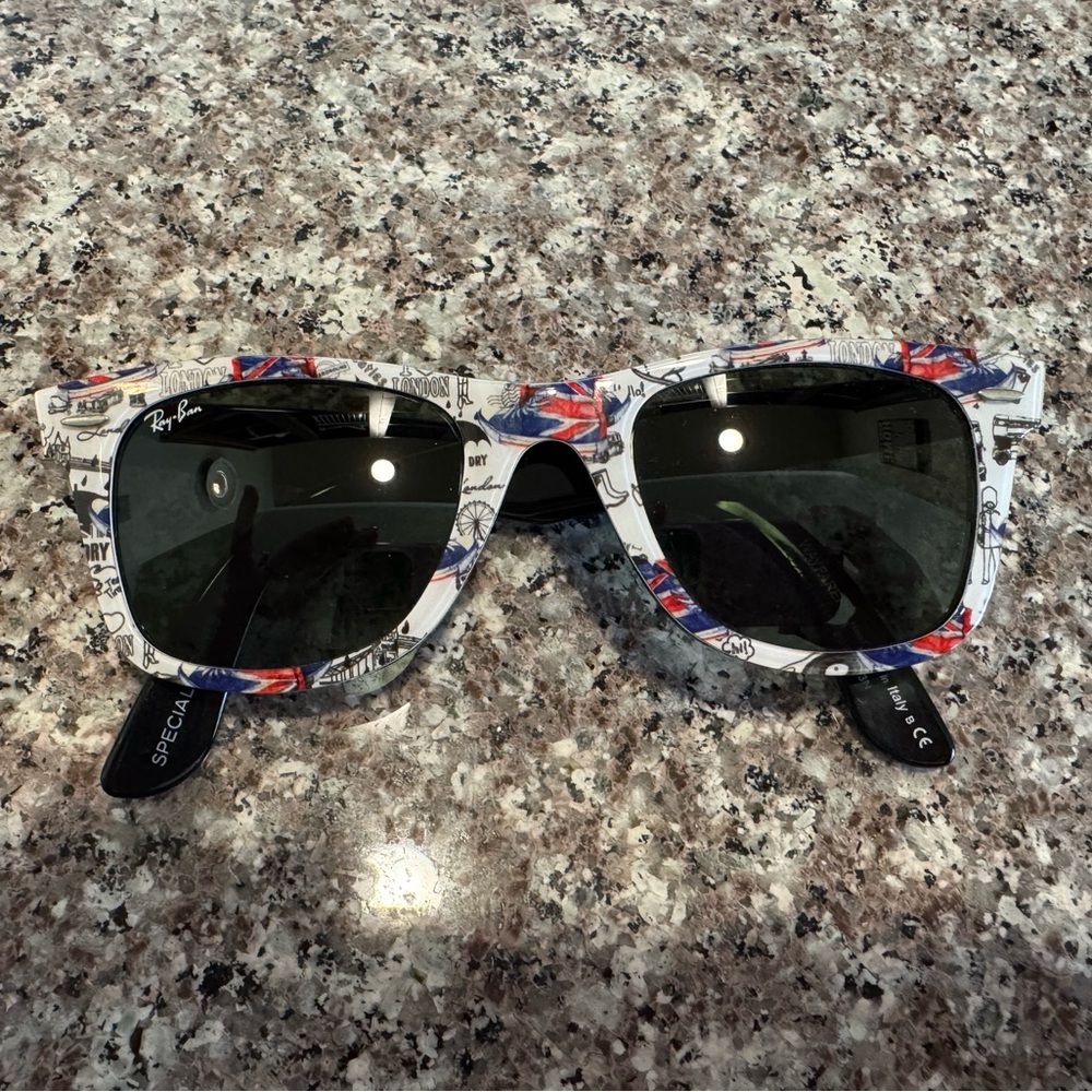 Ray-Ban Graphic Print Sunglasses